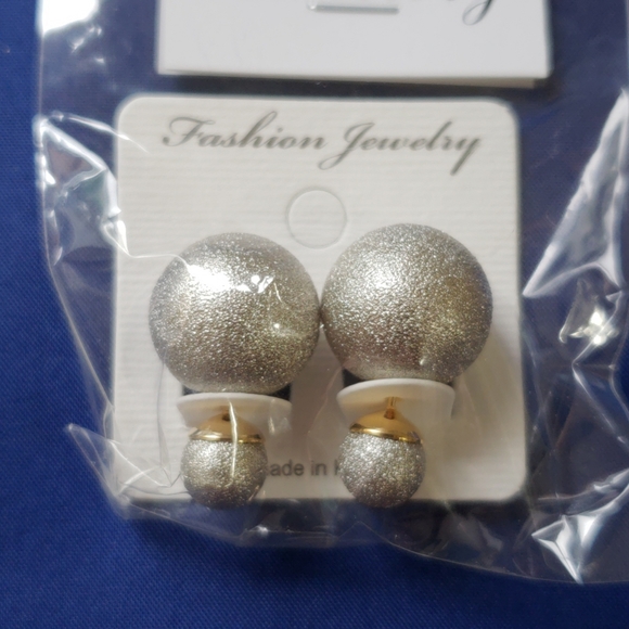 Jewelry - ⭐SALE⭐ Double Ball Pearl Earrings - Silver